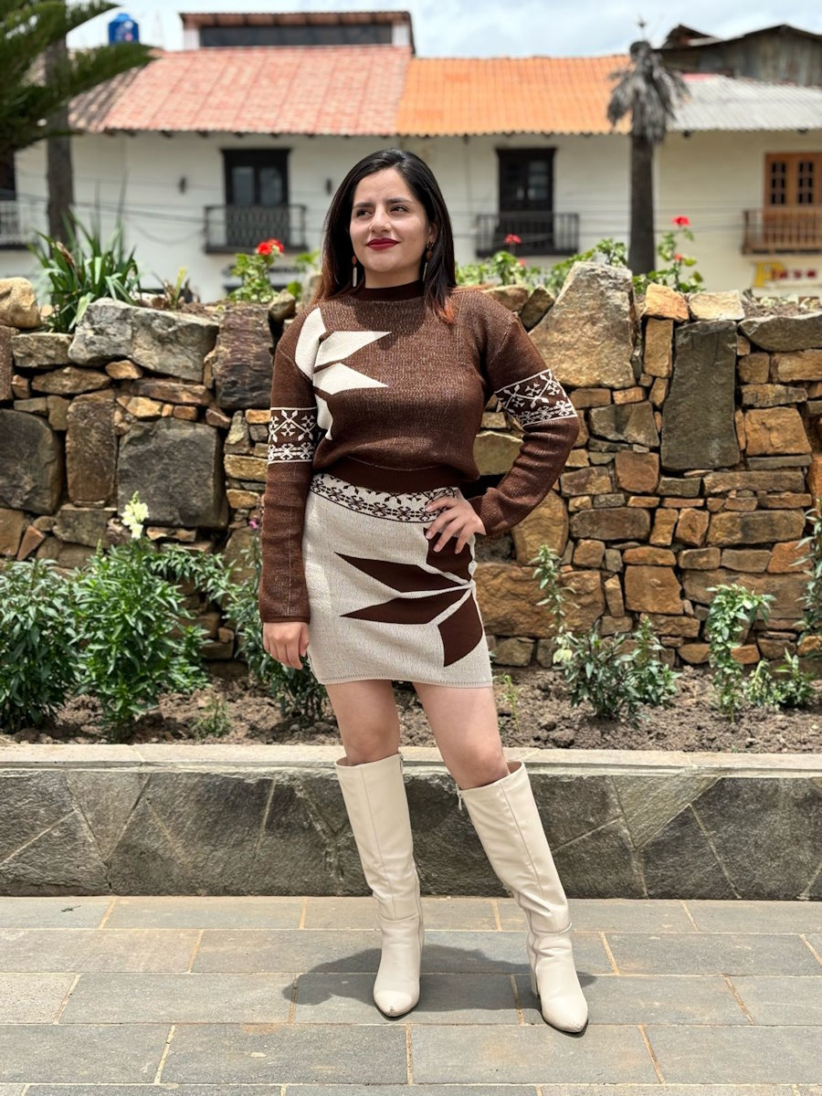 CONJUNTO MARRON CON CREMA